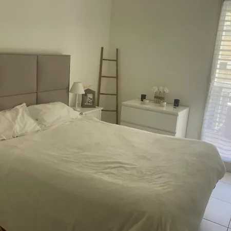 Cozy With Balcony Close To The Sea * Antibes