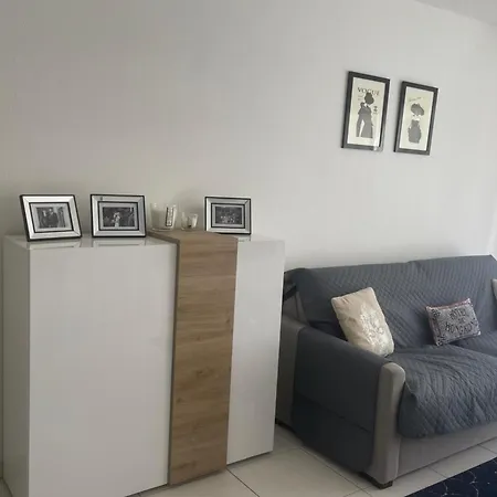 Apartmán Cozy With Balcony Close To The Sea *